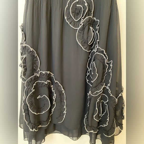 Veeca Dress in Black Size Small - Picture 3 of 7